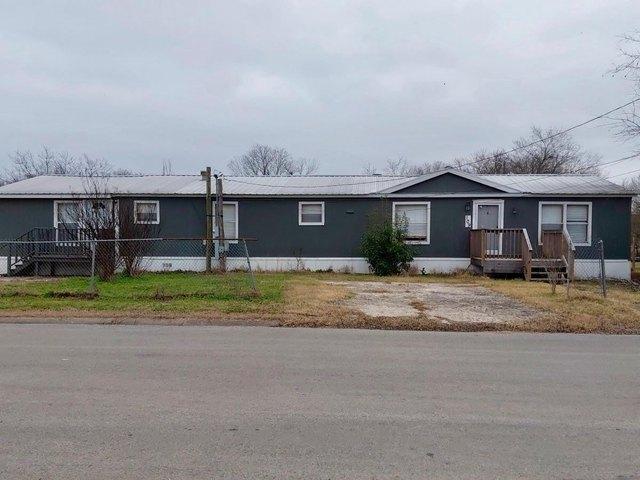 House for sale in Navarro, Texas