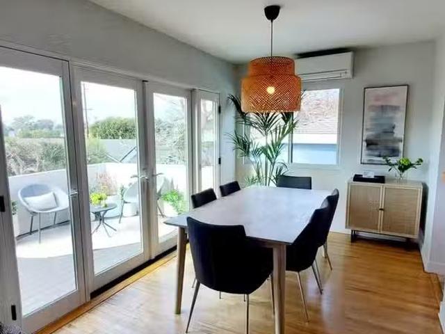 House for sale in North Hollywood, Tree Section