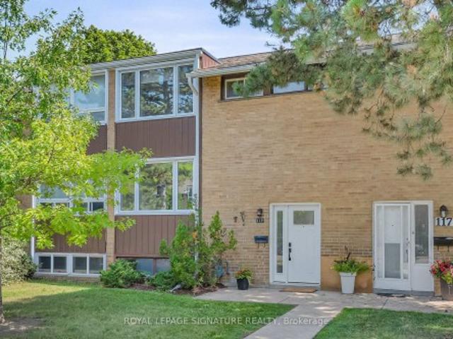 Townhouse for sale in Woburn, Ontario