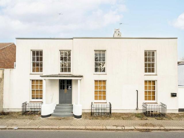 Apartment for rent in London Borough of Richmond upon Thames, Greater London