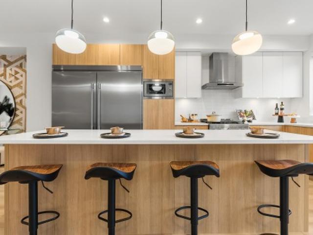 Townhouse for sale in Guildford, Surrey