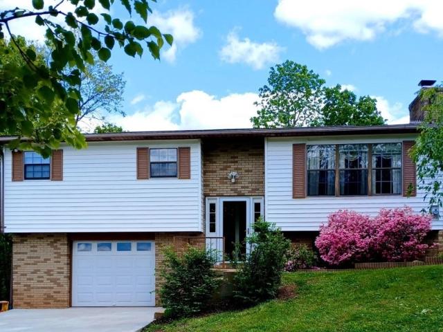 House for sale in Belpre, Ohio