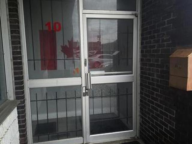 Commercial for rent in Mississauga, Ontario