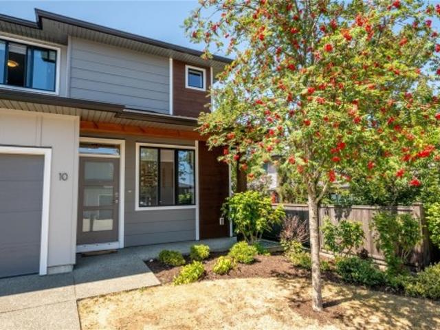 House for sale in Cumberland, British Columbia