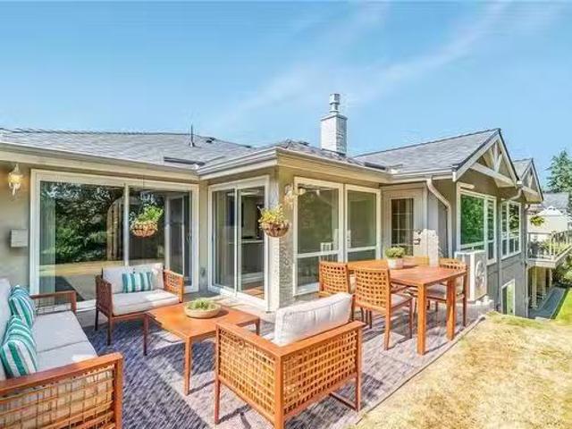 House for sale in Nanoose Bay