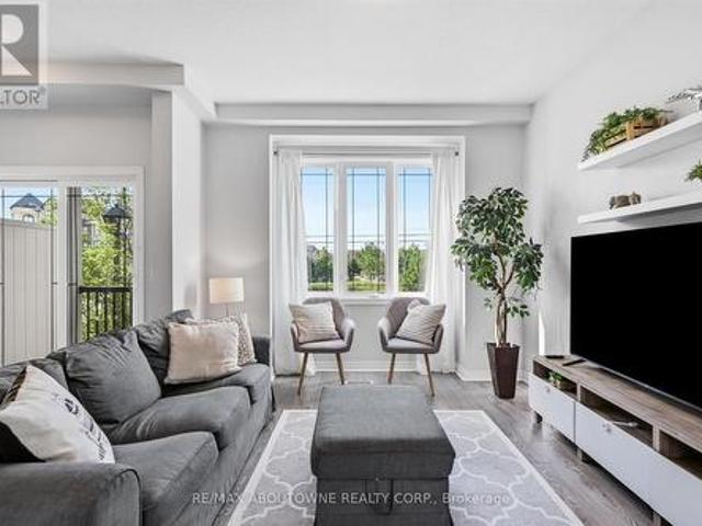 Townhouse for sale in Burlington, Ontario
