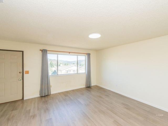 House for sale in Lewiston, California