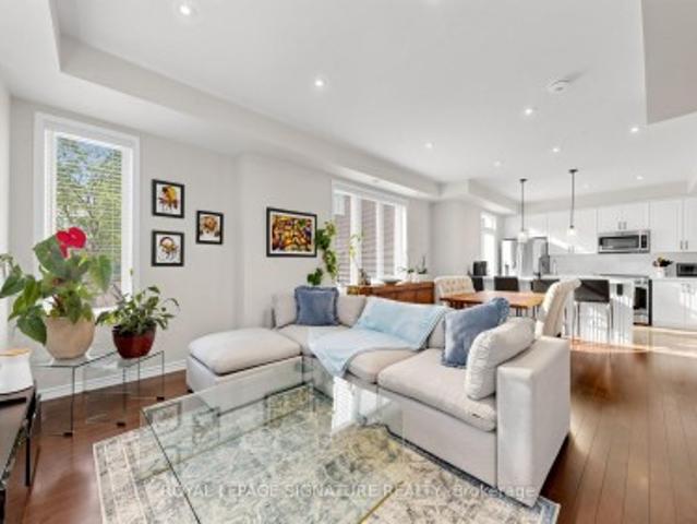 Townhouse for sale in Woburn, Ontario