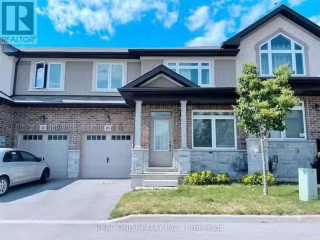Condo for rent in Ancaster
