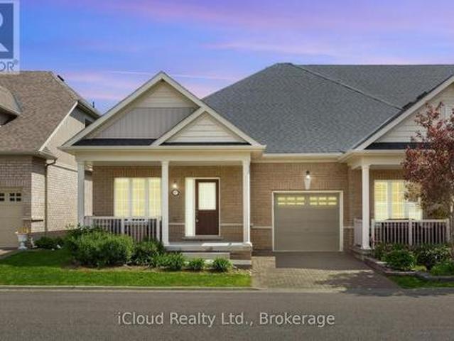 Townhouse for sale in Georgina, Ontario
