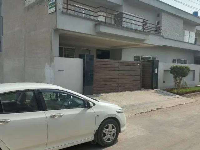 House for sale in Faisalabad, Islamabad Capital Territory