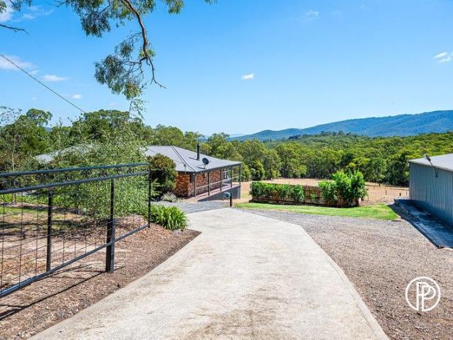 Cottage for sale in Camerons Creek, Victoria
