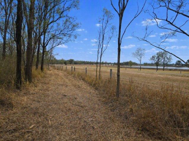 Cottage for sale in Clarendon