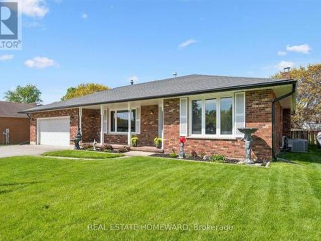 House for sale in Tillsonburg, Ontario