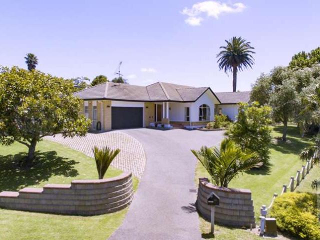 House for sale in Waimauku