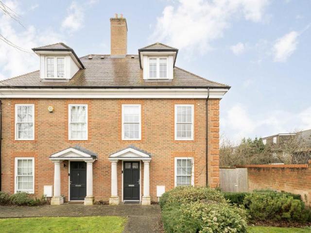 House for rent in London Borough of Barnet, Greater London