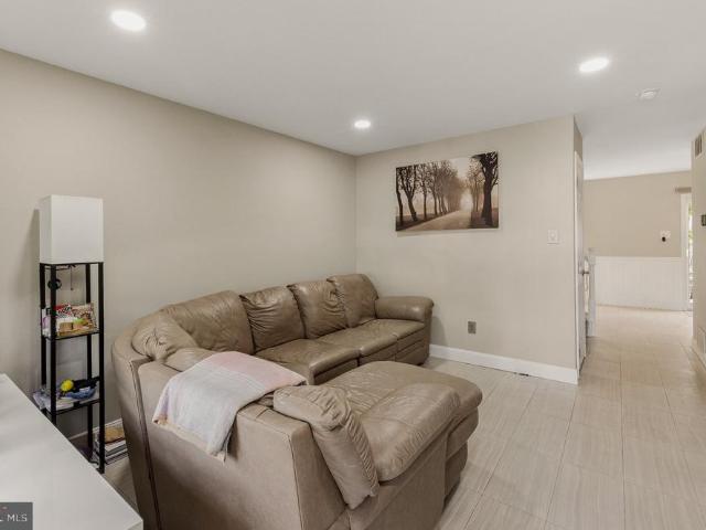 Townhouse for sale in Buckingham Village, Mantua Township