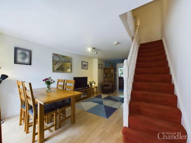 Townhouse for rent in Willowfield, Northern Ireland