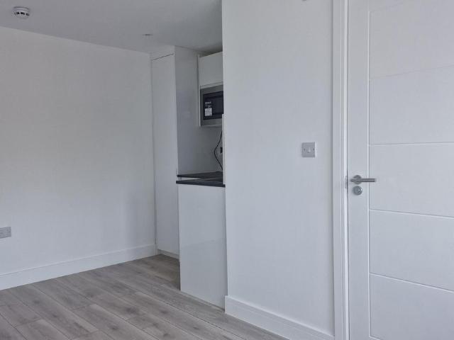 Apartment for rent in London Borough of Ealing, Perivale