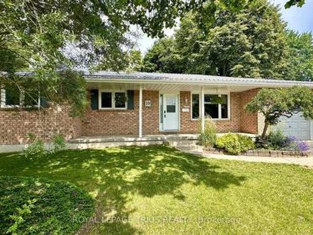 House for sale in Waterford, Ontario