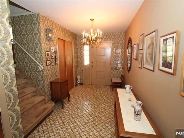 House for sale in Montvale, New Jersey