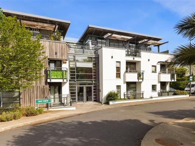 Flat for sale in Bray