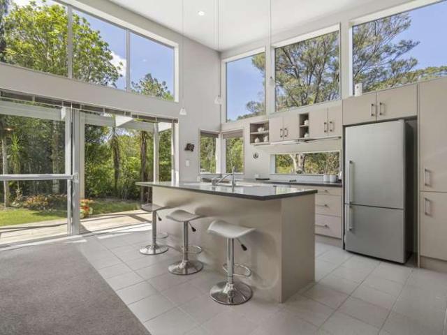 House for sale in Sandspit
