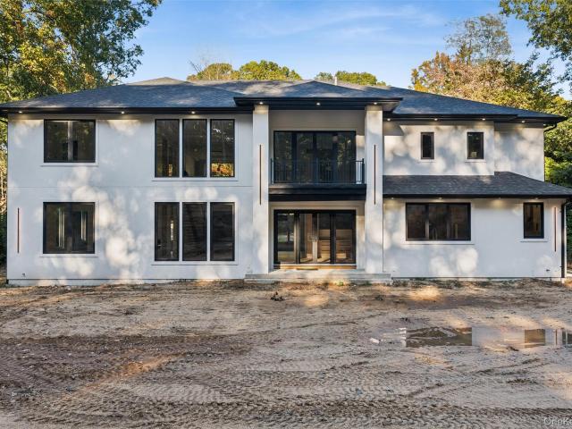 House for sale in Melville, Town of Huntington