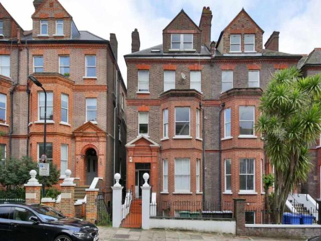 Apartment for sale in London, Greater London