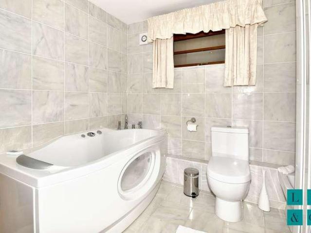 Flat for sale in Probus, Cornwall