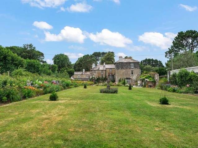 House for sale in Weir Quay, Devon
