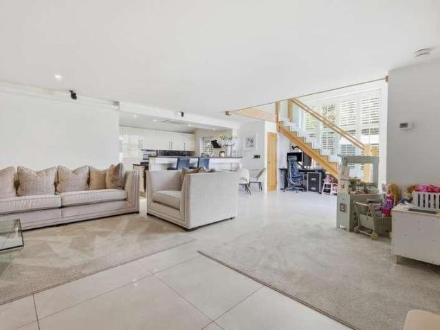 House for sale in Chipping Hill, Essex