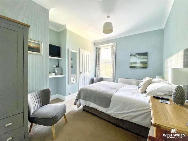 House for sale in Saundersfoot, Pembrokeshire
