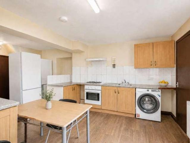 House for sale in Robin Hood, The Slade