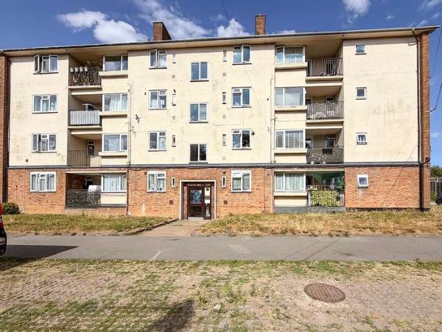 Apartment for rent in Bourne End, Pouchen End