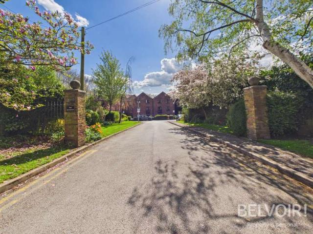 Apartment for rent in Stone, Baswich