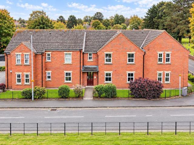 Flat for sale in Brownhills, Walsall