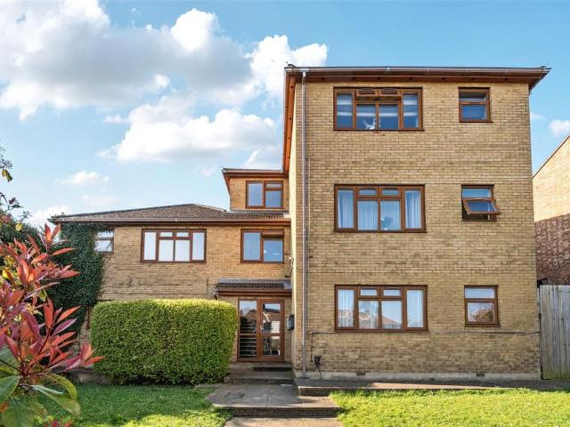 Flat for sale in Barnehurst, Greater London