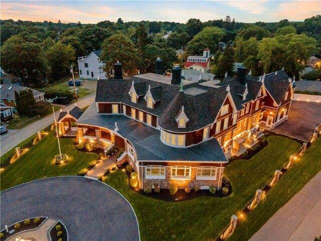 House for sale in Barrington, Rhode Island