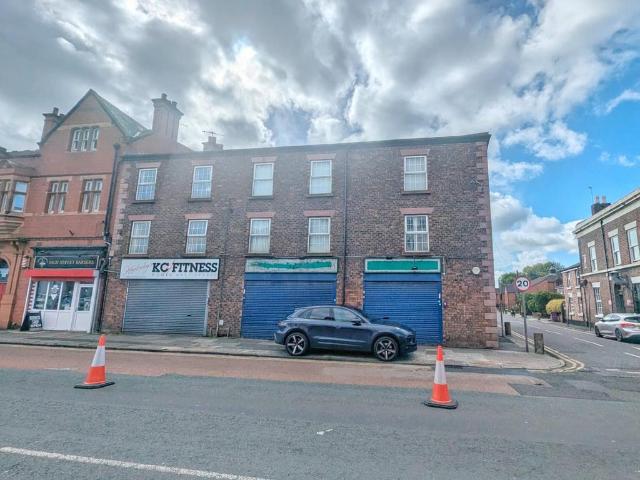 Flat for sale in Calderstones
