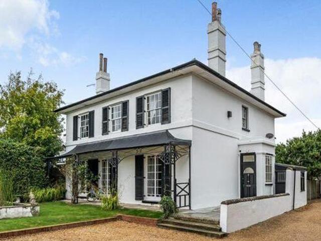 House for sale in Middlecroft, Hampshire