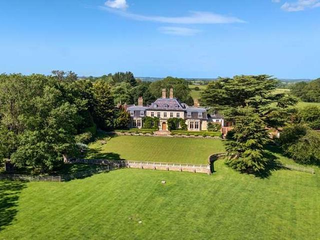 House for sale in Brentingby, Leicestershire