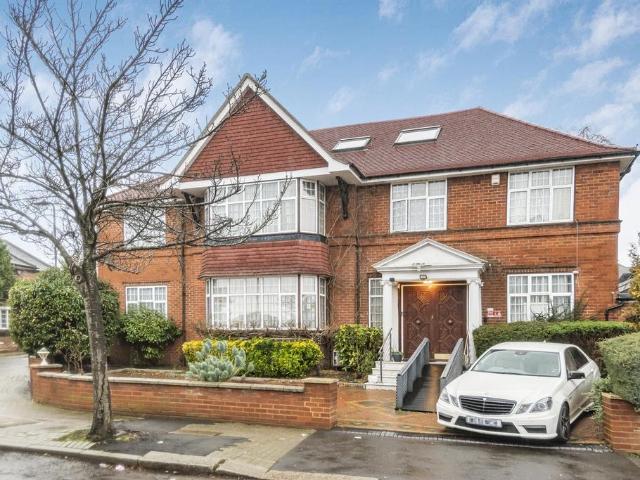 House for sale in London Borough of Ealing, Park Royal