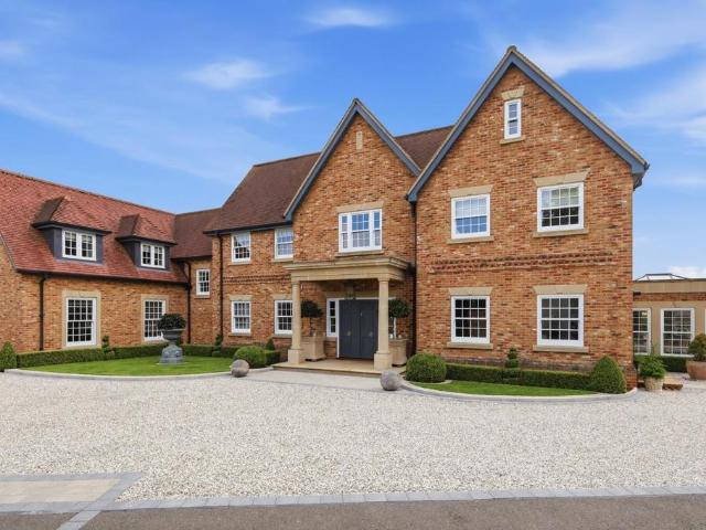 House for sale in Chipping Hill, Essex