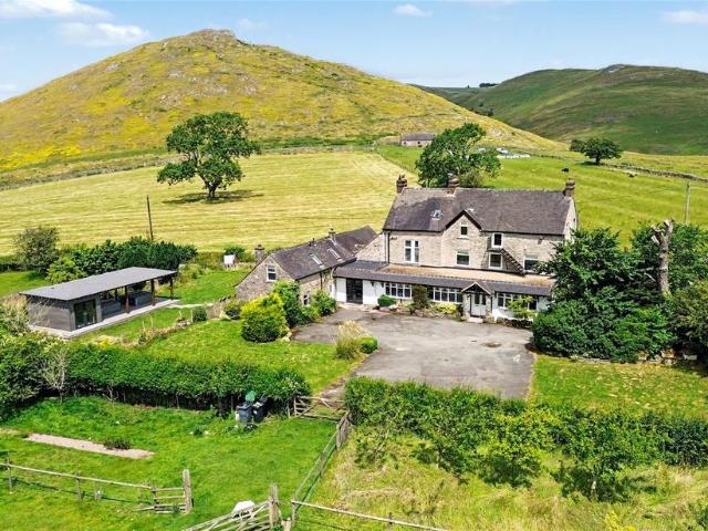 House for sale in Froggatt, East Midlands