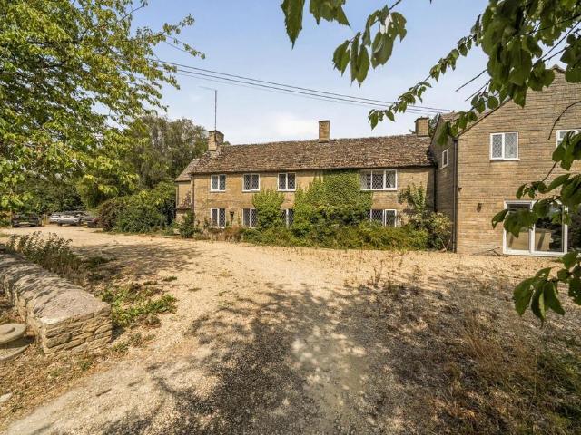House for sale in Cricklade, Wiltshire