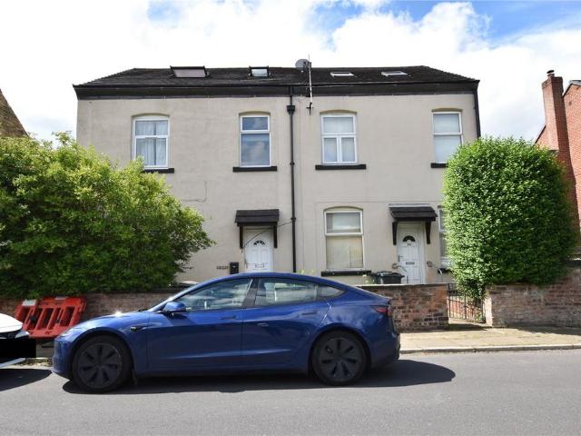 House for sale in Pudsey, West Yorkshire