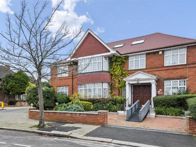 House for sale in London Borough of Ealing, Park Royal