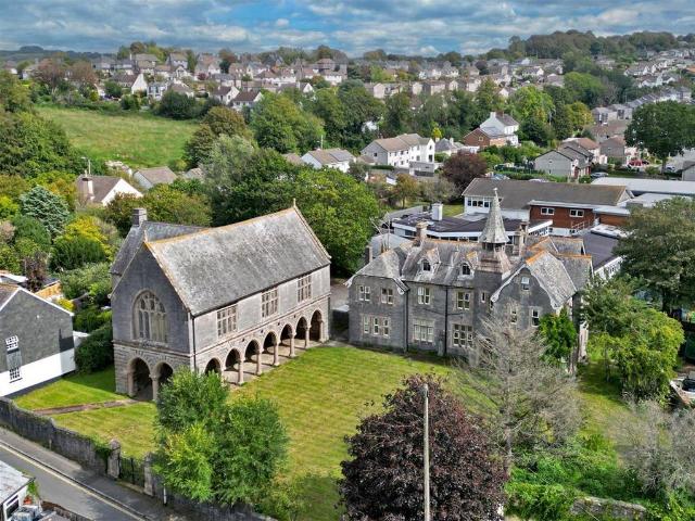 House for sale in Colebrook Village, Mount Wise