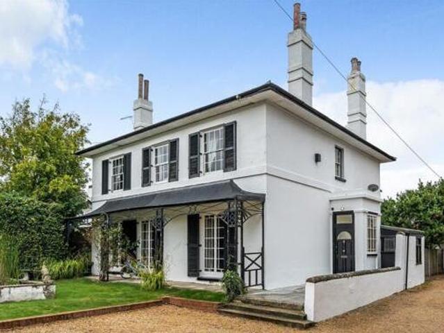 House for sale in Middlecroft, Hampshire